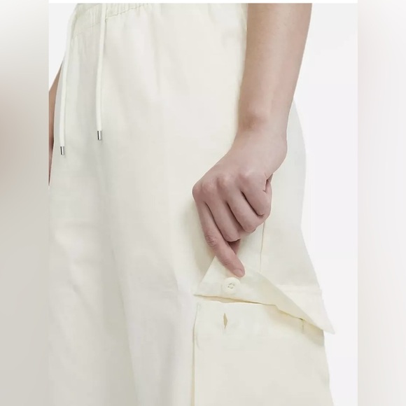 Nike cargo pants women’s medium - Picture 4 of 9